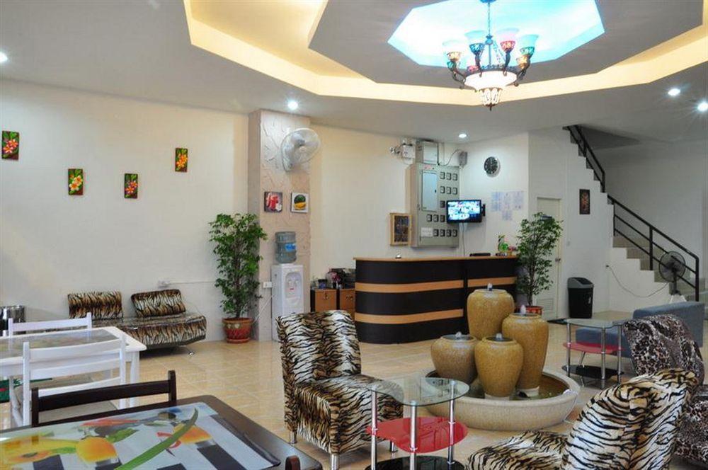 Pattaya Holiday Lodge *