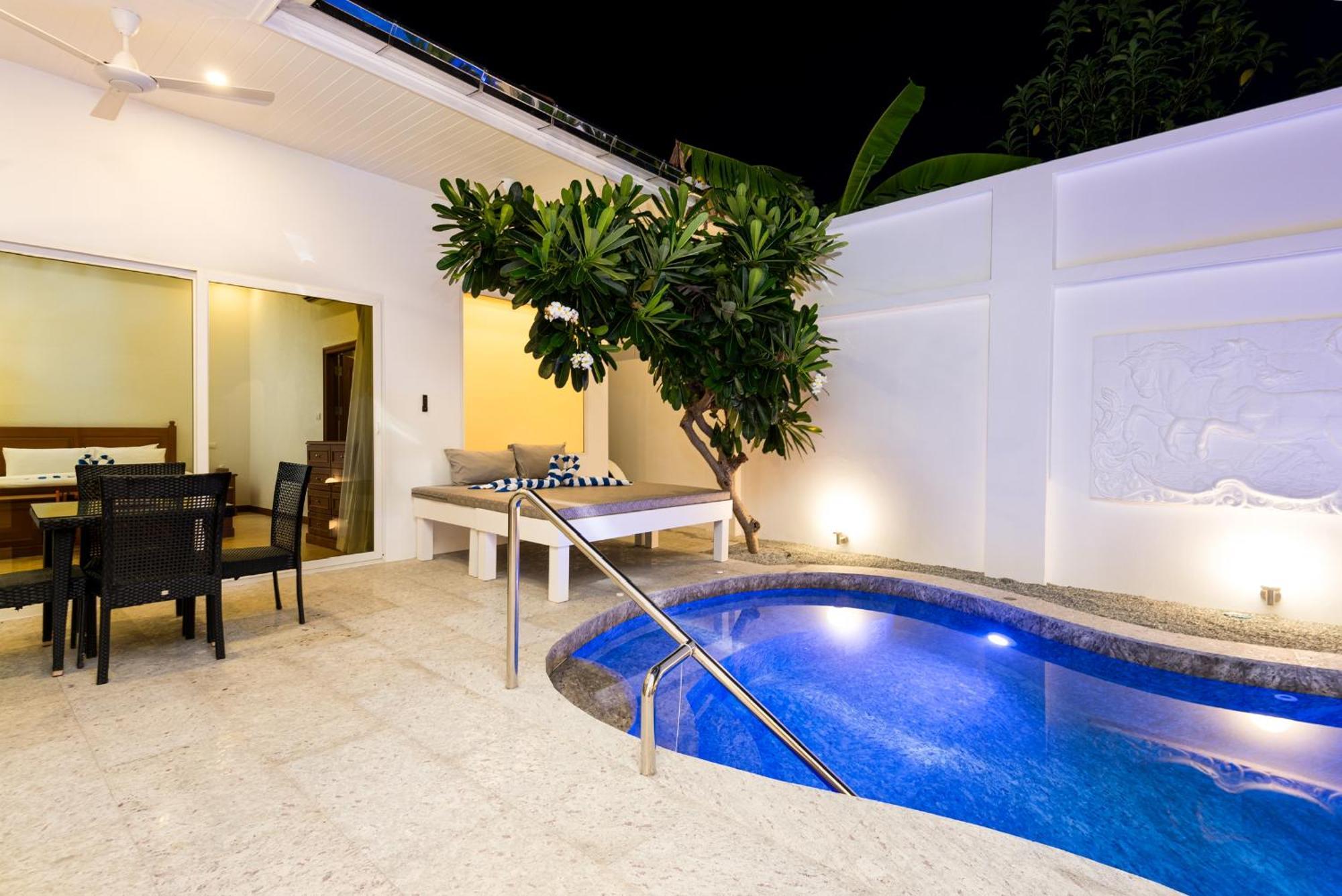 Franken Luxury Pool Villa Pattaya