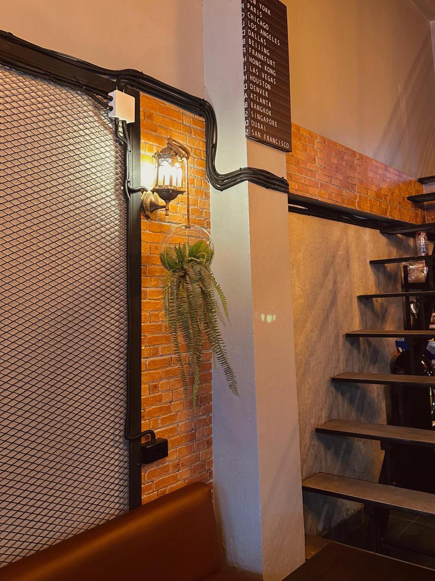 Hostel Friends Station & Cafe Pattaya