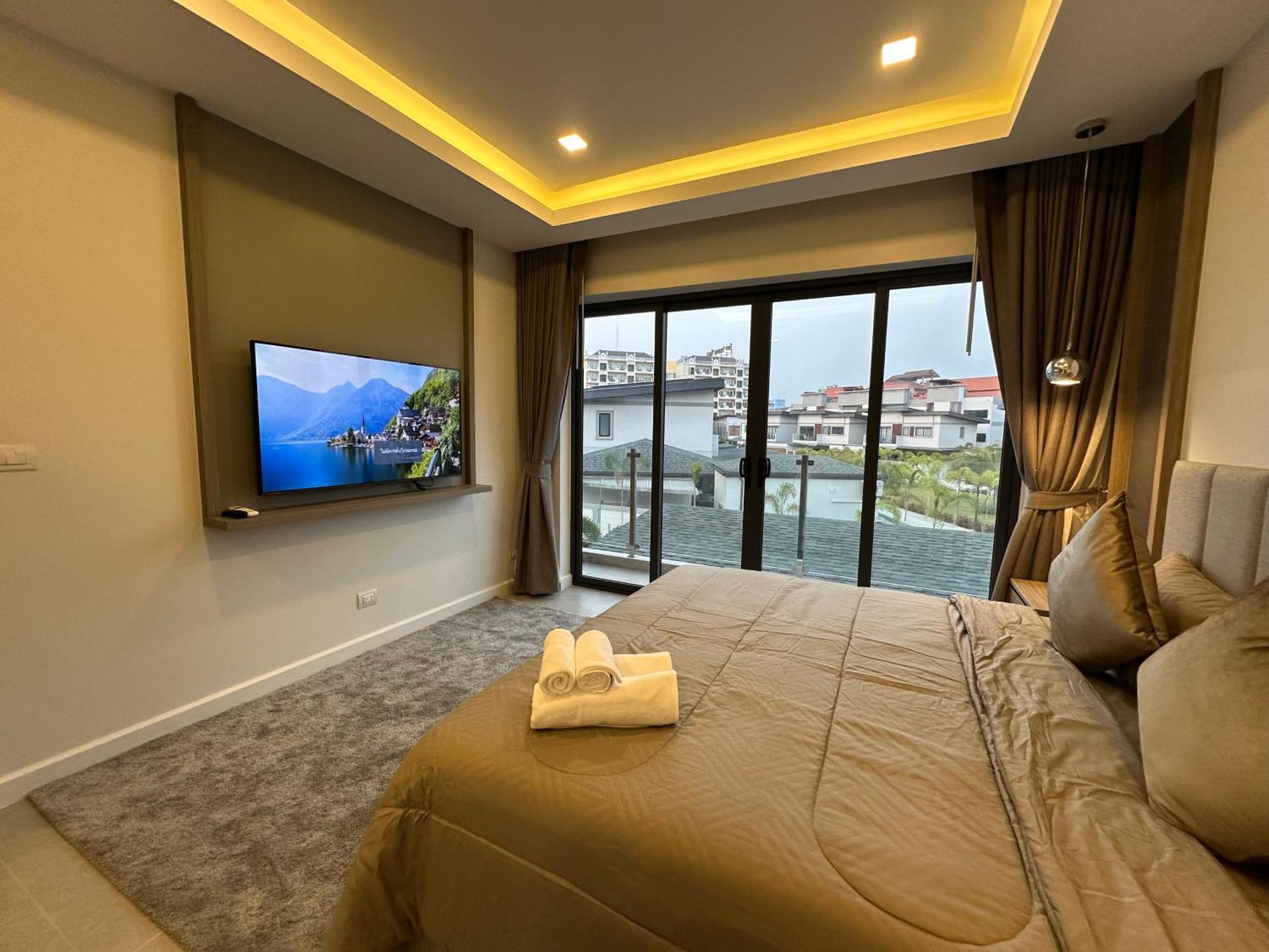 Villa 3 Bedroom Midtown *