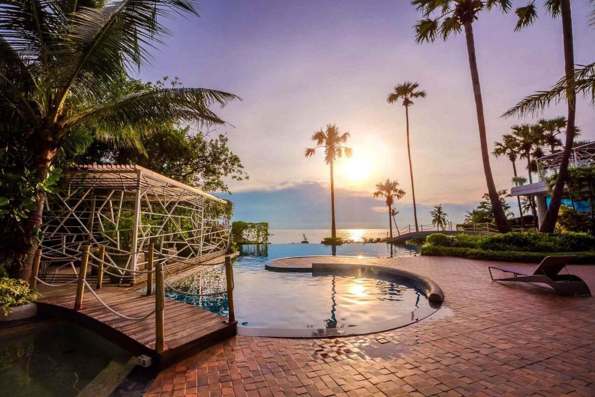 The Palm Wongamat ,world Class Luxury Seaview Condo, Private The Sanctuary Of Truth Apartment