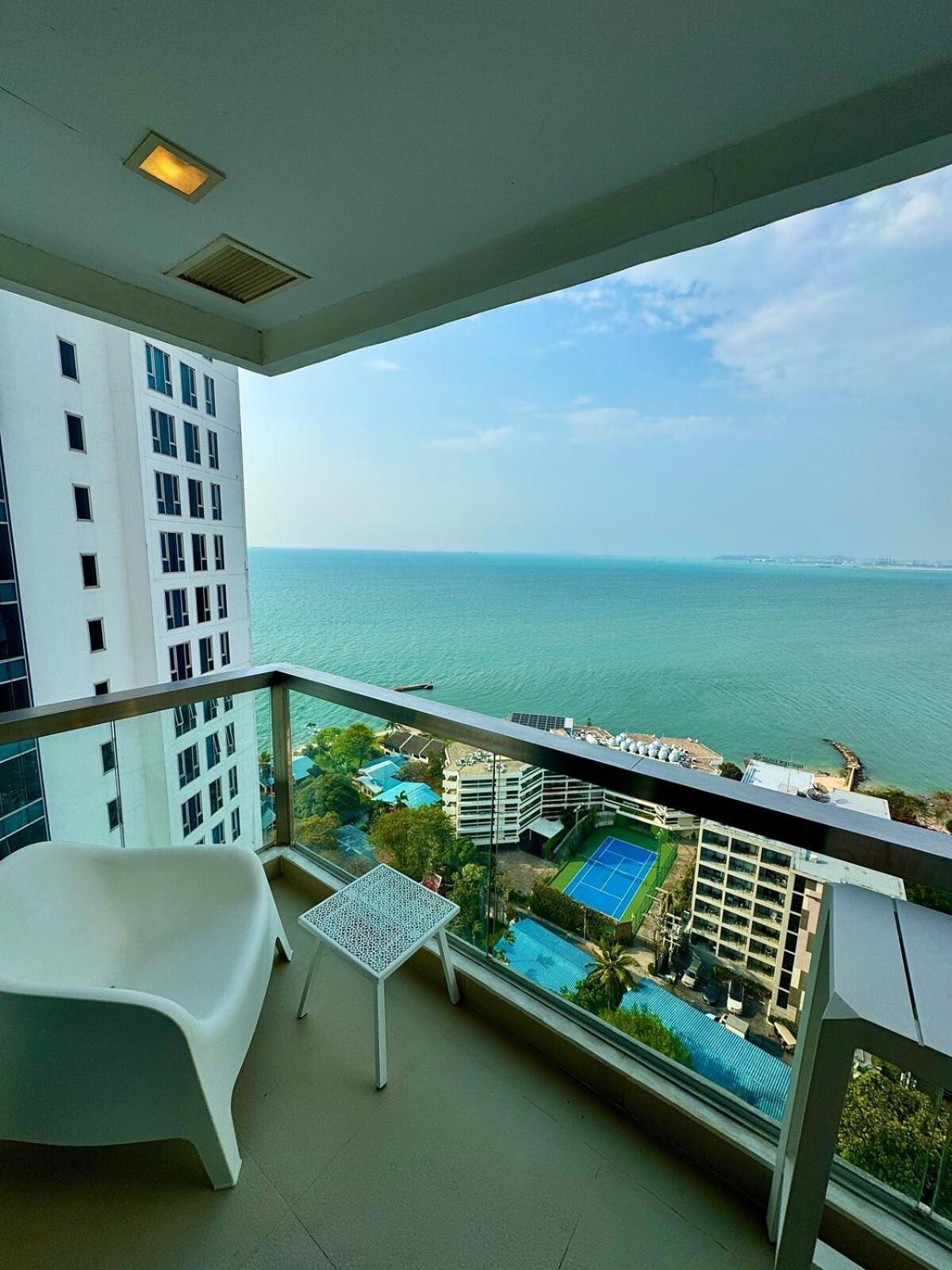 Apartment The Palm Wongamat ,world Class Luxury Seaview Condo, Private The Sanctuary Of Truth *