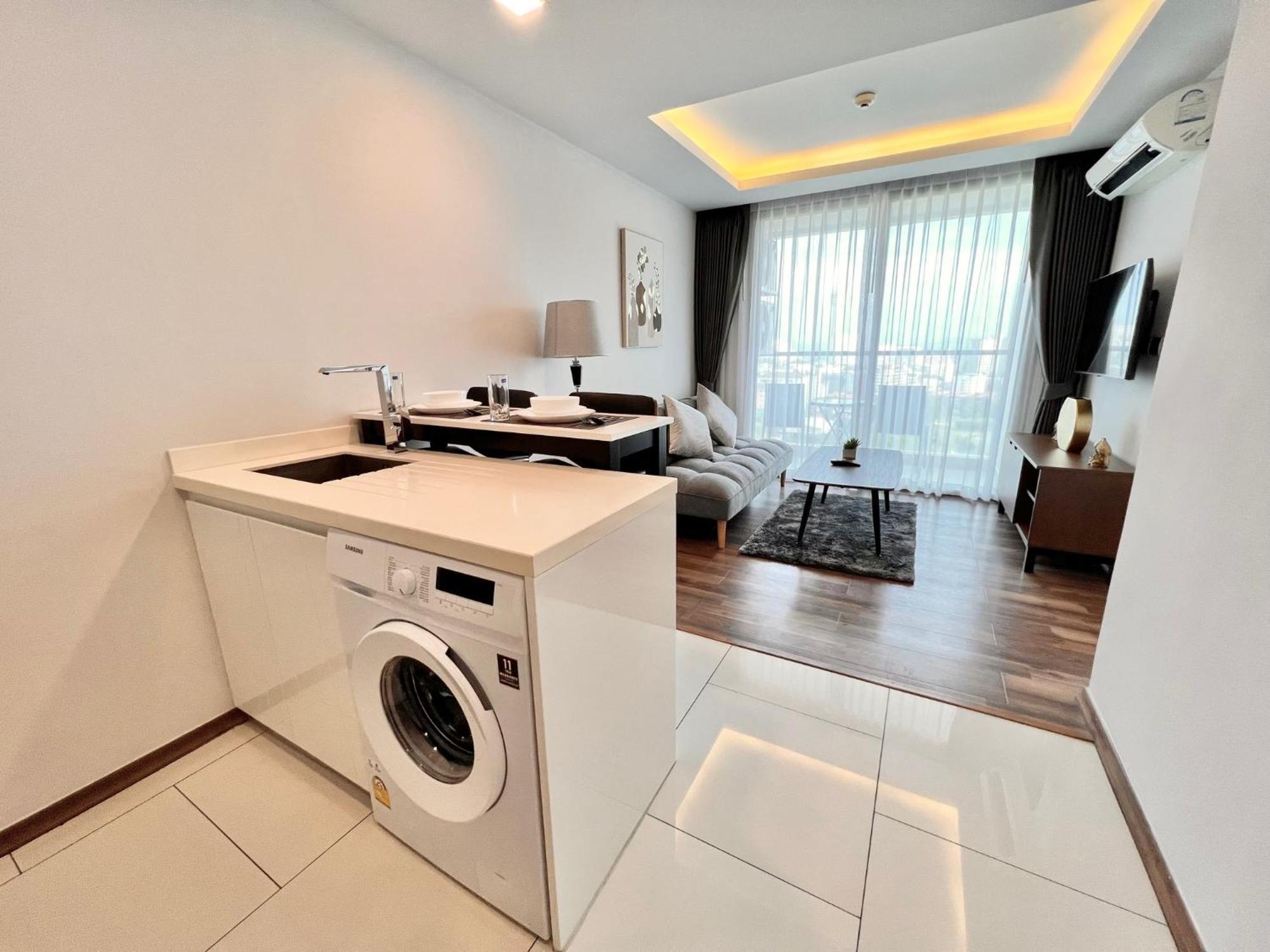 Apartment Better Than 1 Bedroom In Peak Towers Pattaya