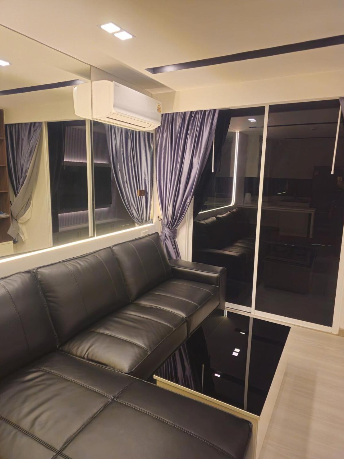 Apartment Amazing Pool View In Wifi Netflix Pattaya