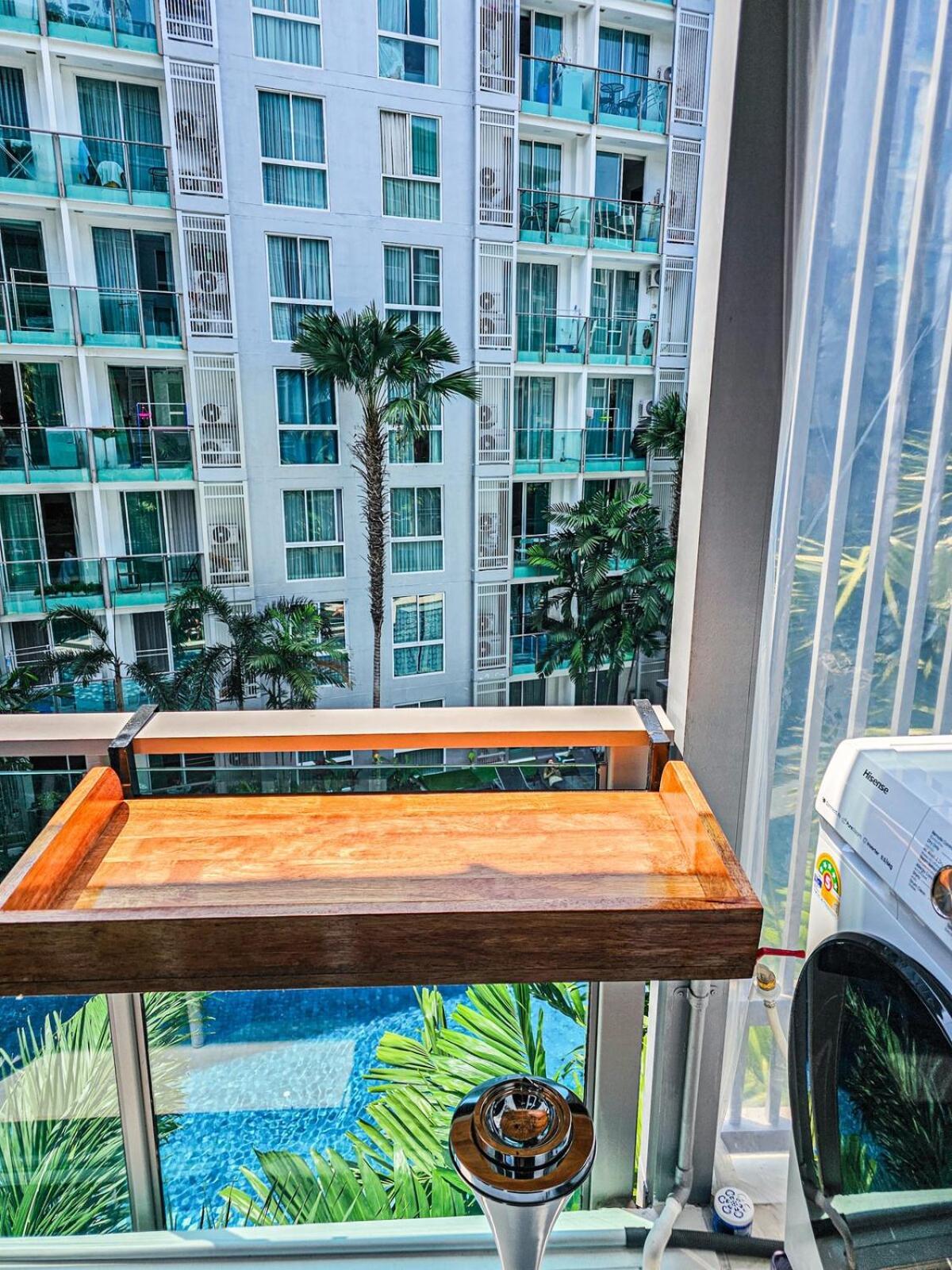 Amazing Pool View In Wifi Netflix Apartment Pattaya