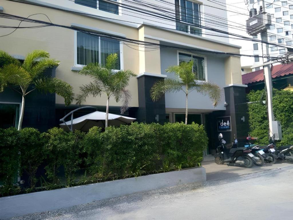 By Dee @jomtien Pattaya