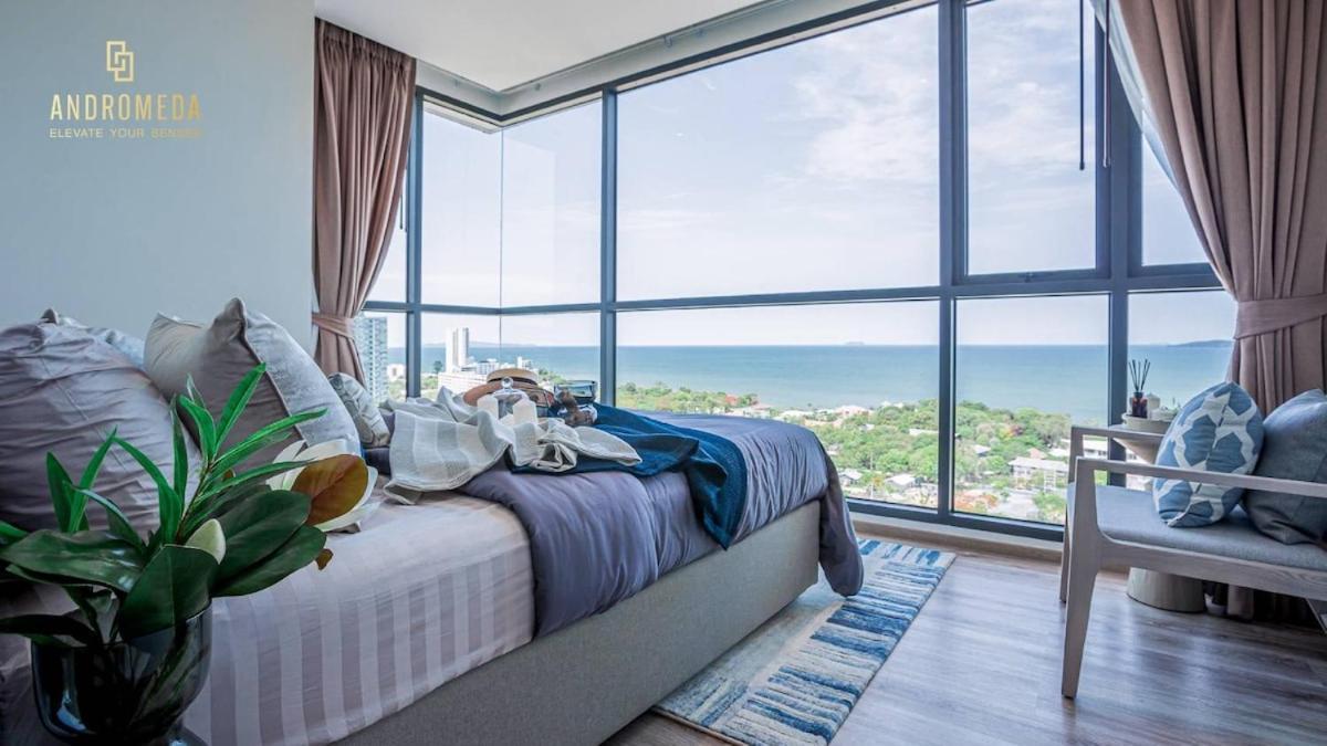 Exclusive High Floor 2 Bed Sea View Luxury Pattaya