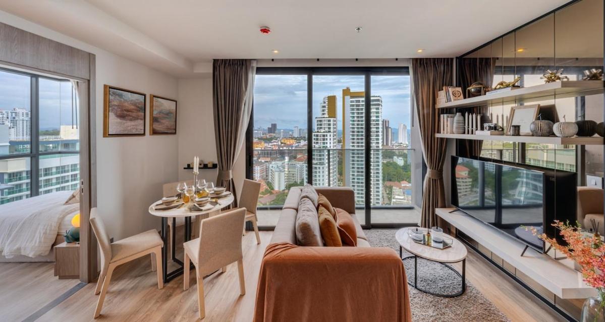 Exclusive High Floor 2 Bed Sea View Luxury Apartment Pattaya
