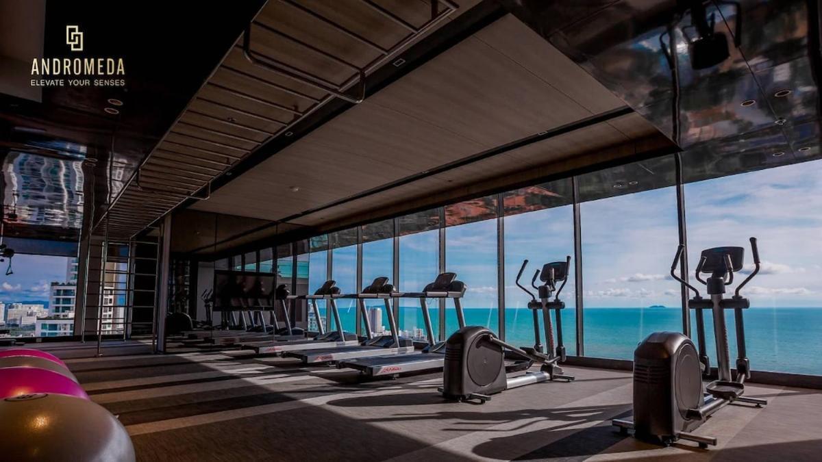 Exclusive High Floor 2 Bed Sea View Luxury Pattaya