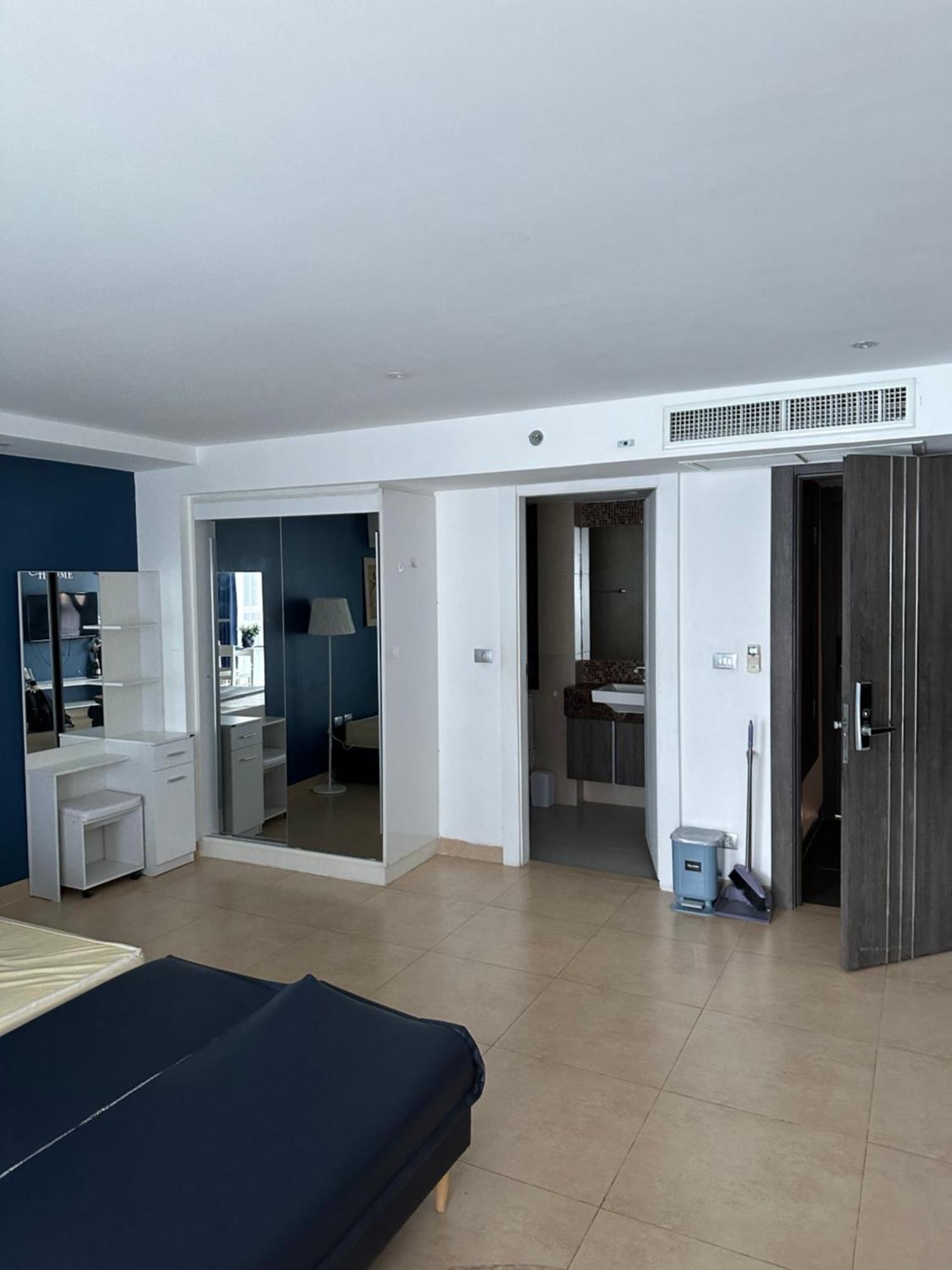 Large In The Heart Of Apartment *