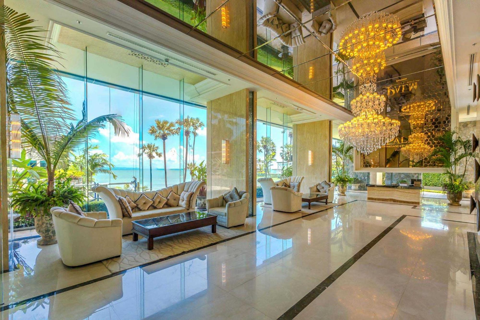 The Palm Wongamat ,world Class Luxury Seaview Condo, Private The Sanctuary Of Truth Apartment *