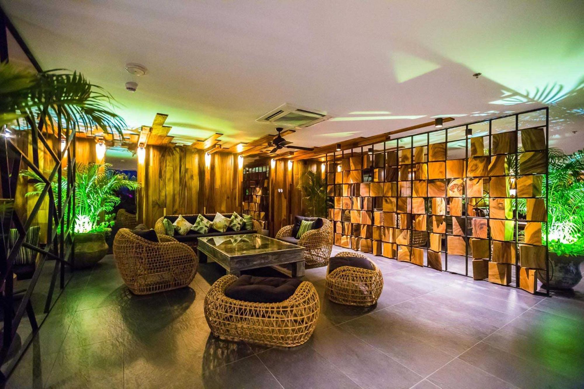 The Palm Wongamat ,world Class Luxury Seaview Condo, Private The Sanctuary Of Truth Apartment Pattaya
