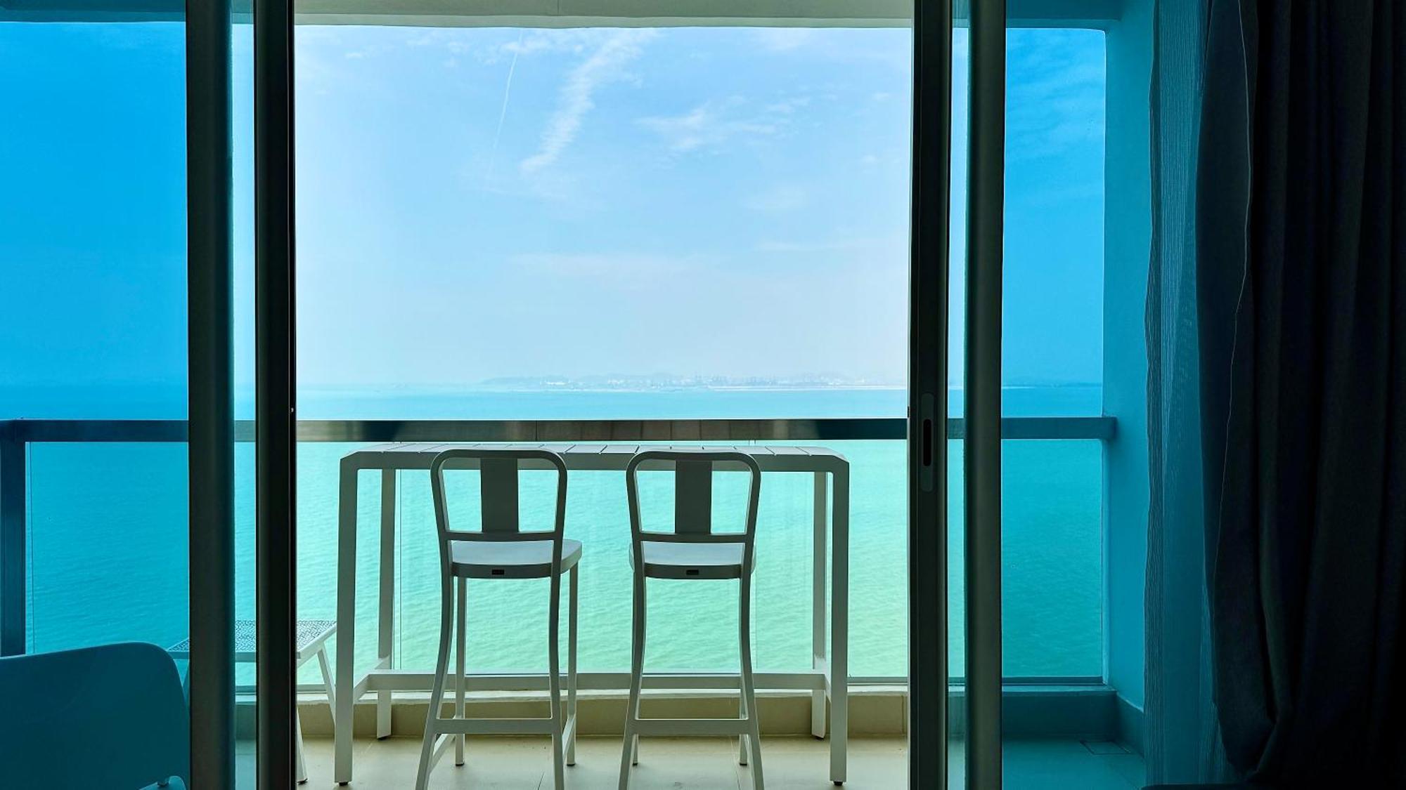 The Palm Wongamat ,world Class Luxury Seaview Condo, Private The Sanctuary Of Truth Apartment *