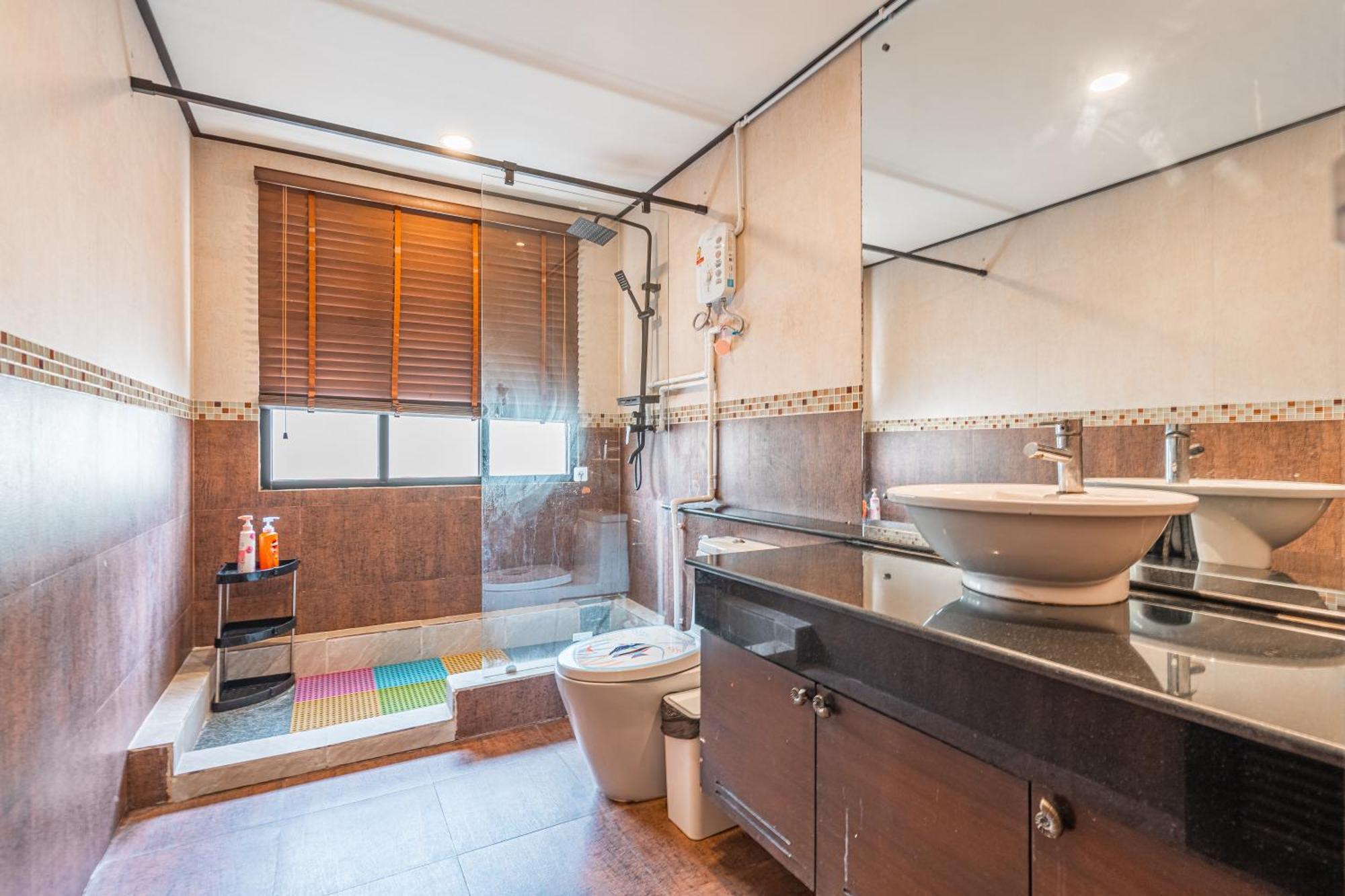 Vila Thai Me22 3b Near Hollywood Pattaya