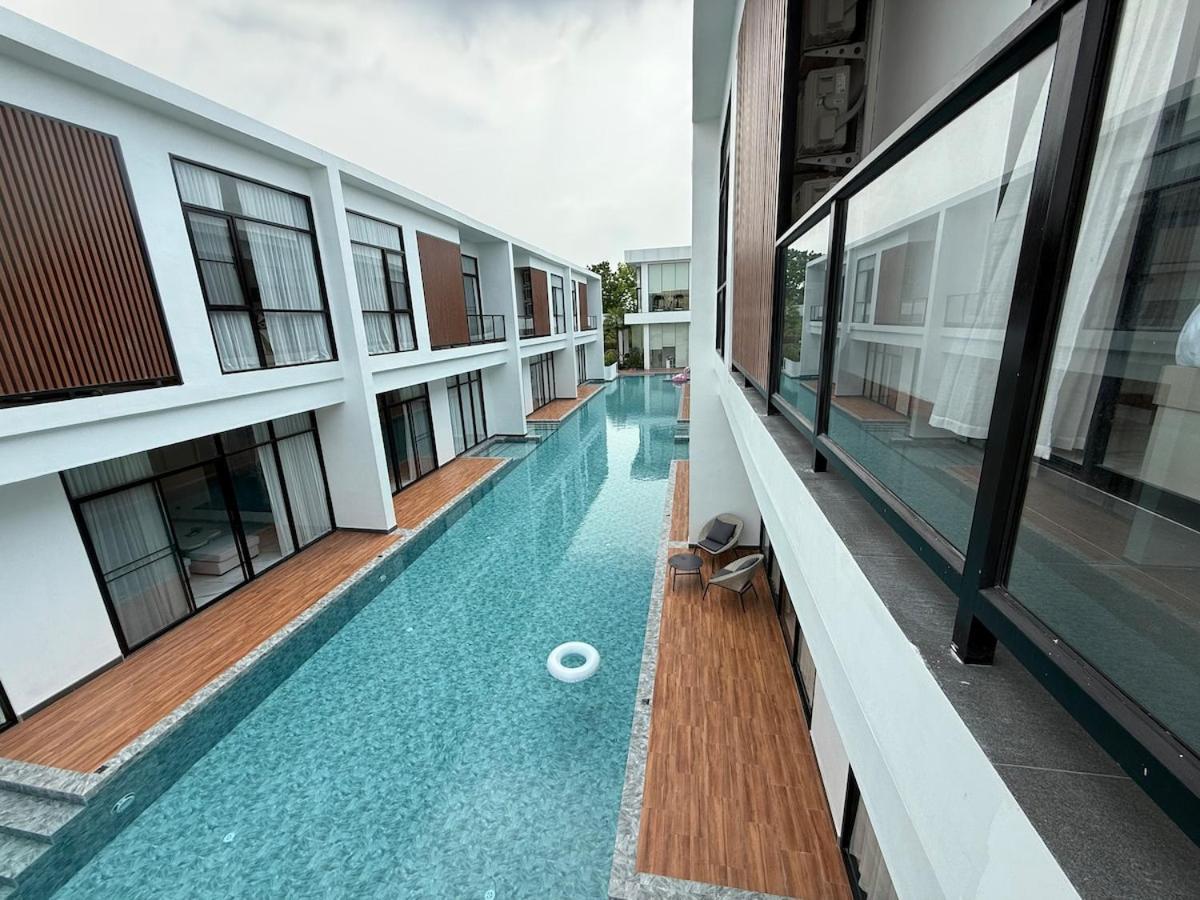 Unique Style 3 Bedroom With Mega Pool * Pattaya