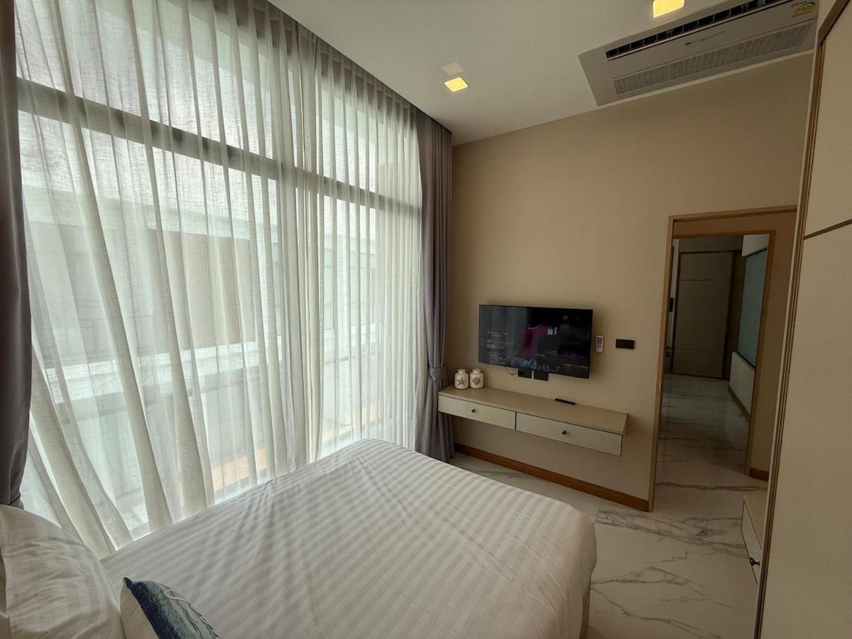 Unique Style 3 Bedroom With Mega Pool