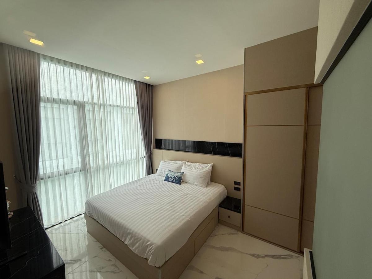 Unique Style 3 Bedroom With Mega Pool * Pattaya