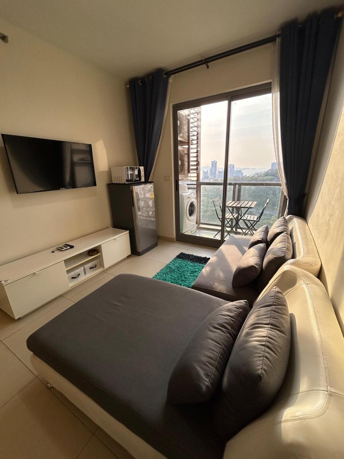 Unixx Sea View High Floor 1br Apartment