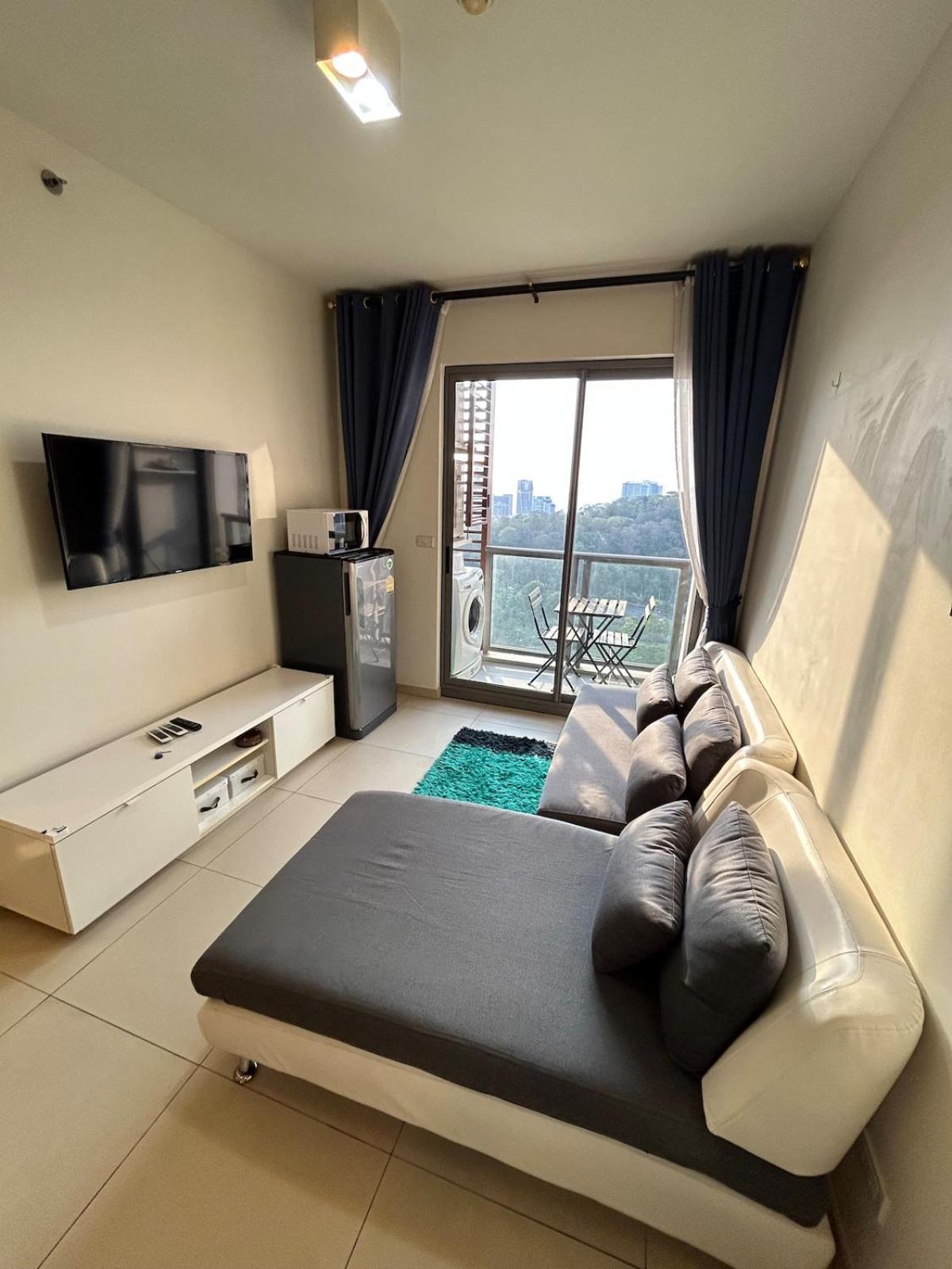 Unixx Sea View High Floor 1br Apartment