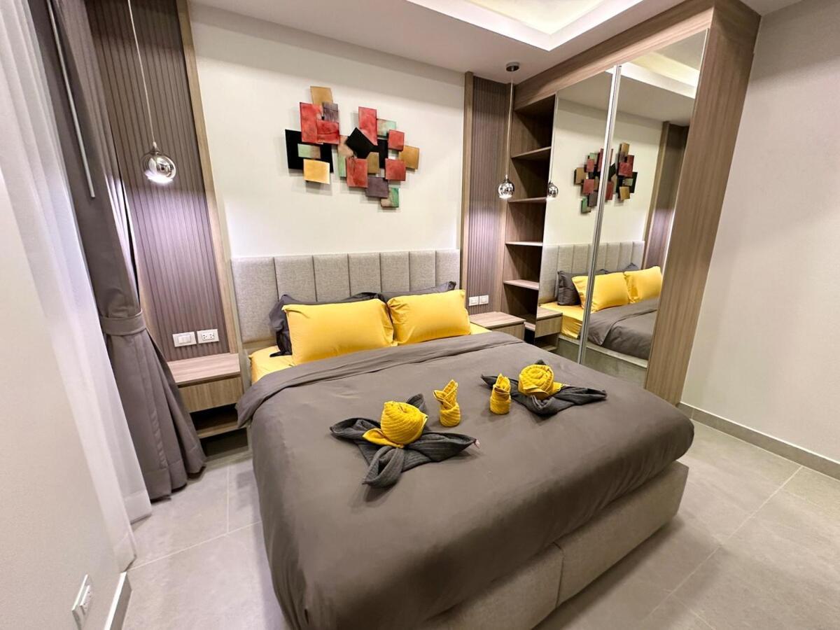 Villa Super Luxury 3 Bedroom Private Pool With Jacuzzi, Near 711, 10 Minutes To Walking Street And - Mt8 Pattaya