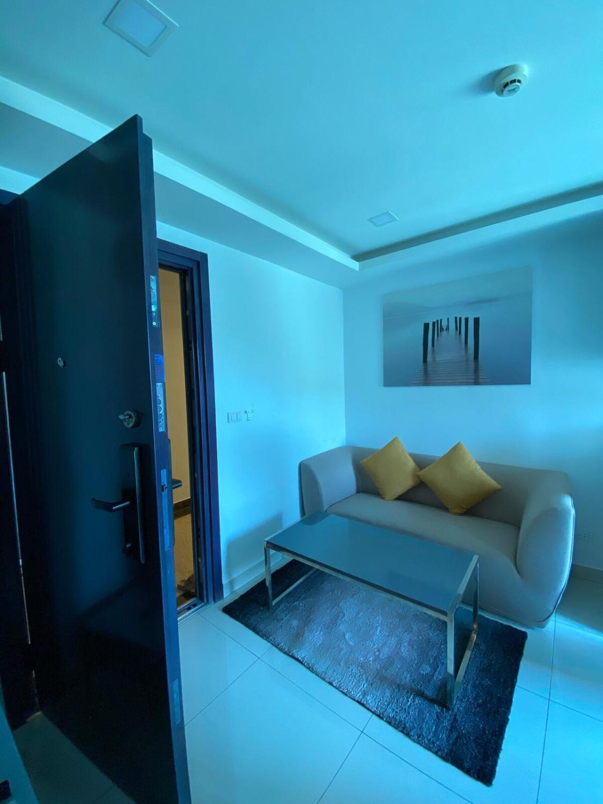 Apartment With Gorgeous Pool Pattaya