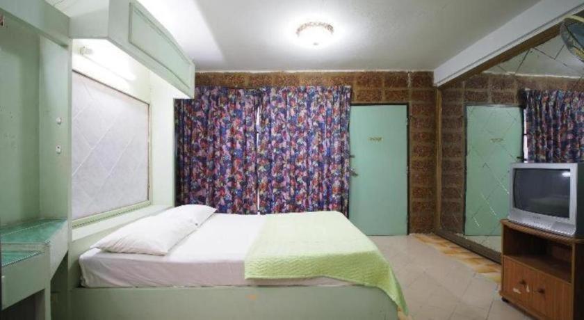 Oyo 1003 Naklua House Hotel Pattaya