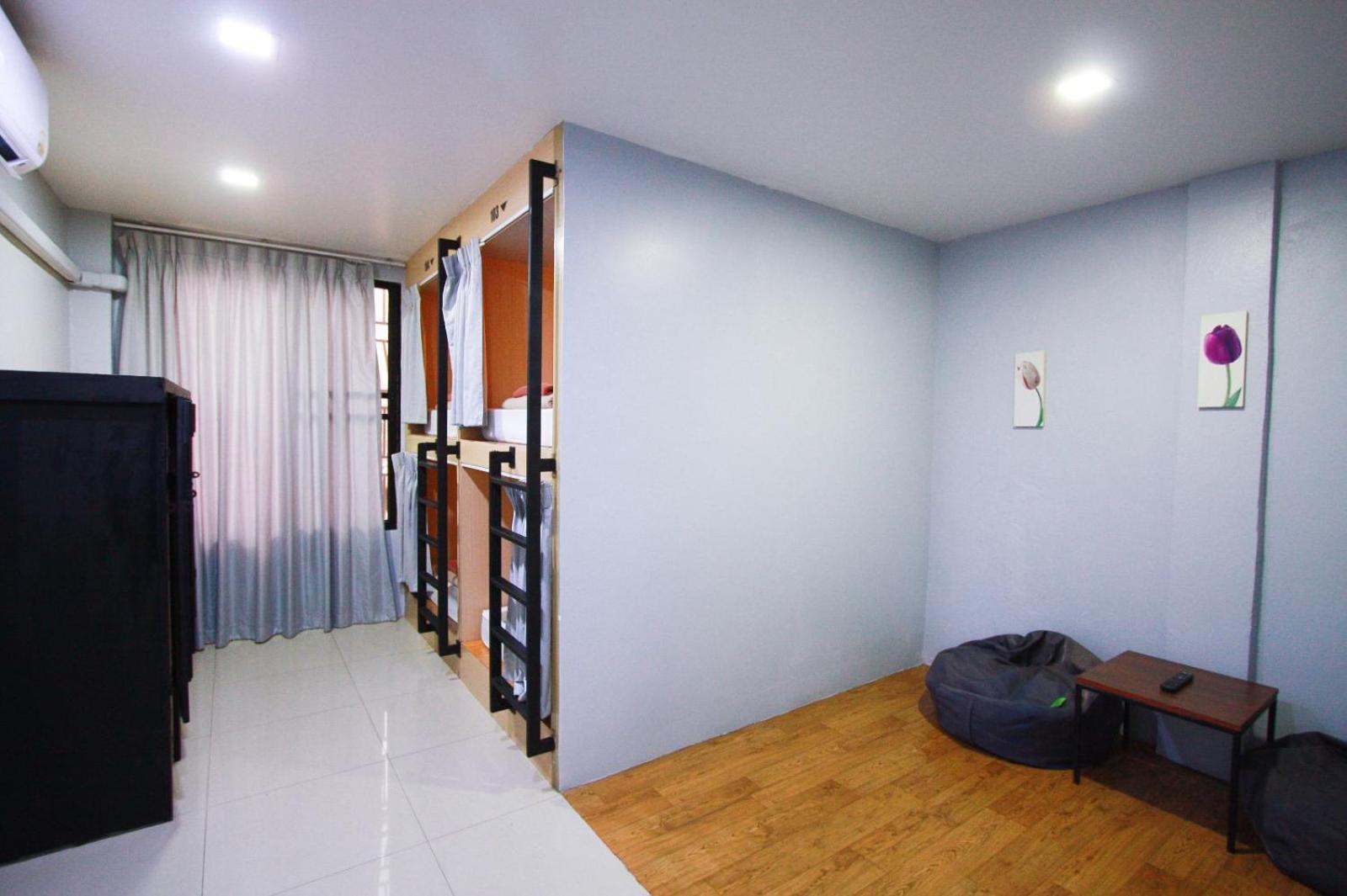 18 Coins Cafe&hostel Pattaya