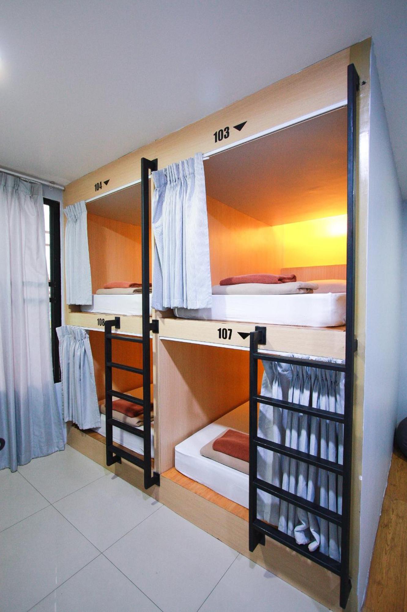 18 Coins Cafe&hostel 2* Pattaya