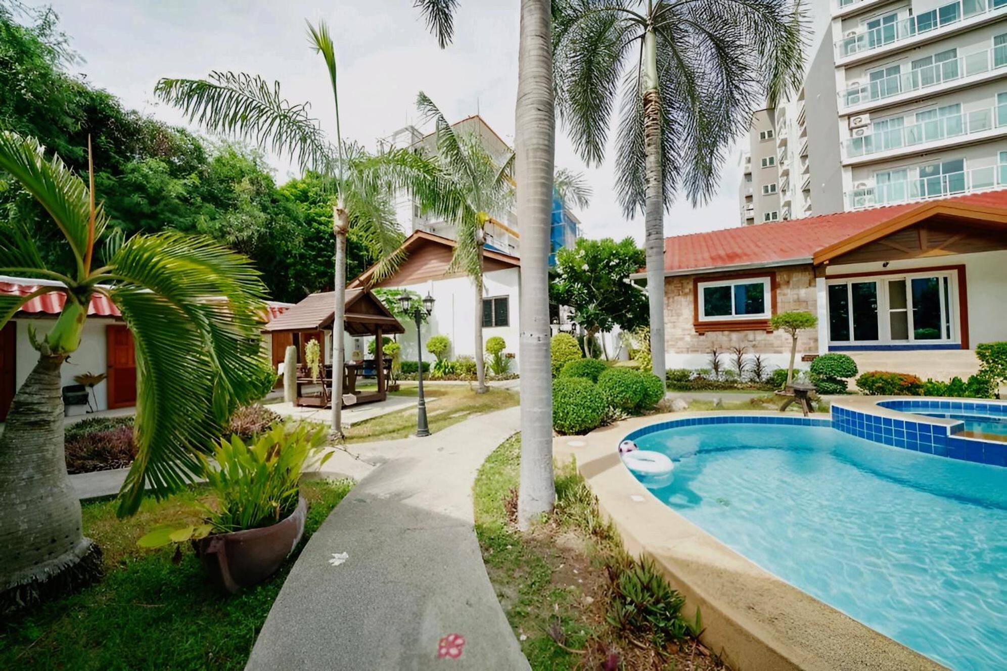 Holiday home 12 Bedroom Villa *