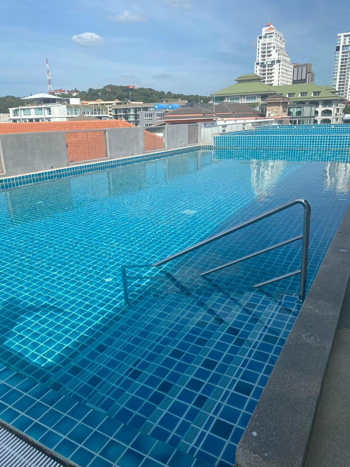 Cozy With 2 Pools And Sea View Apartment *