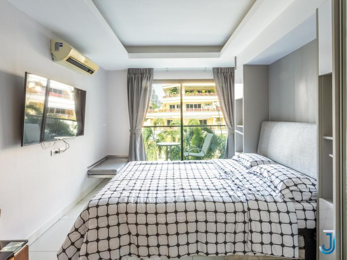 Apartment Cozy With 2 Pools And Sea View