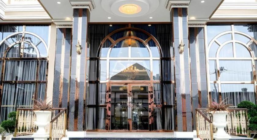 Lk Grand Empire