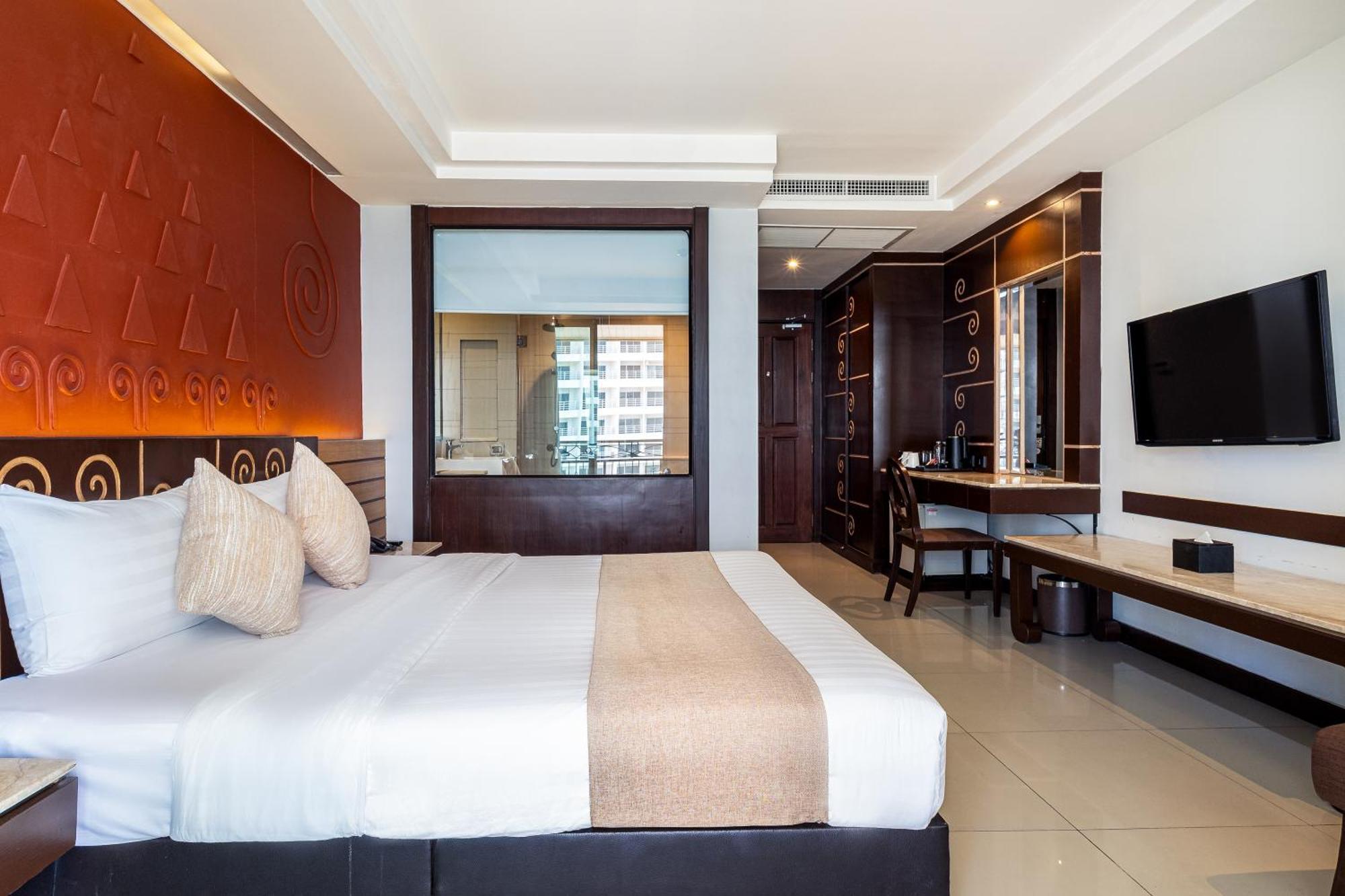โรงแรม Bay Jomtien 5*