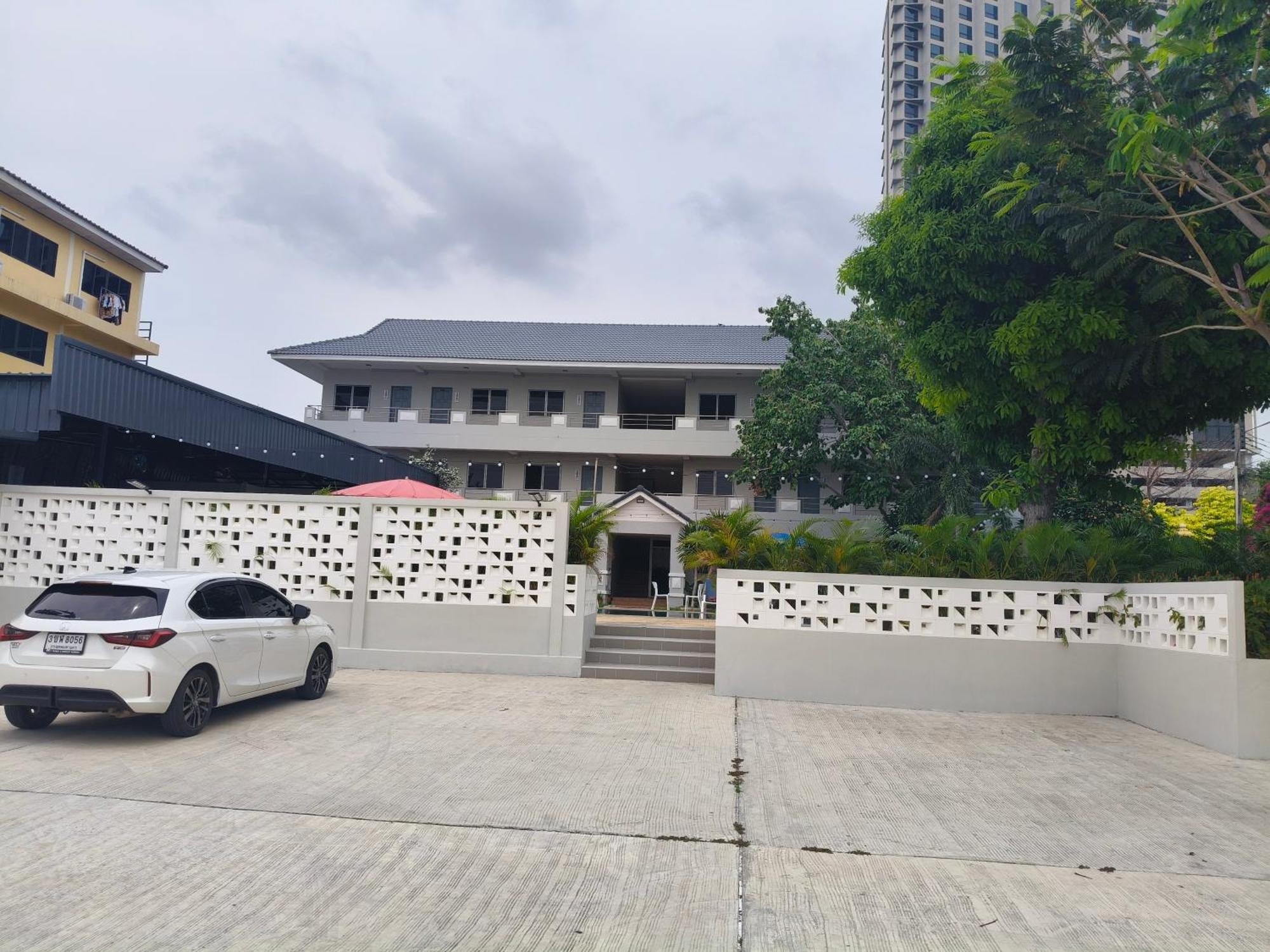โรงแรม Dj Residency And Pool Party