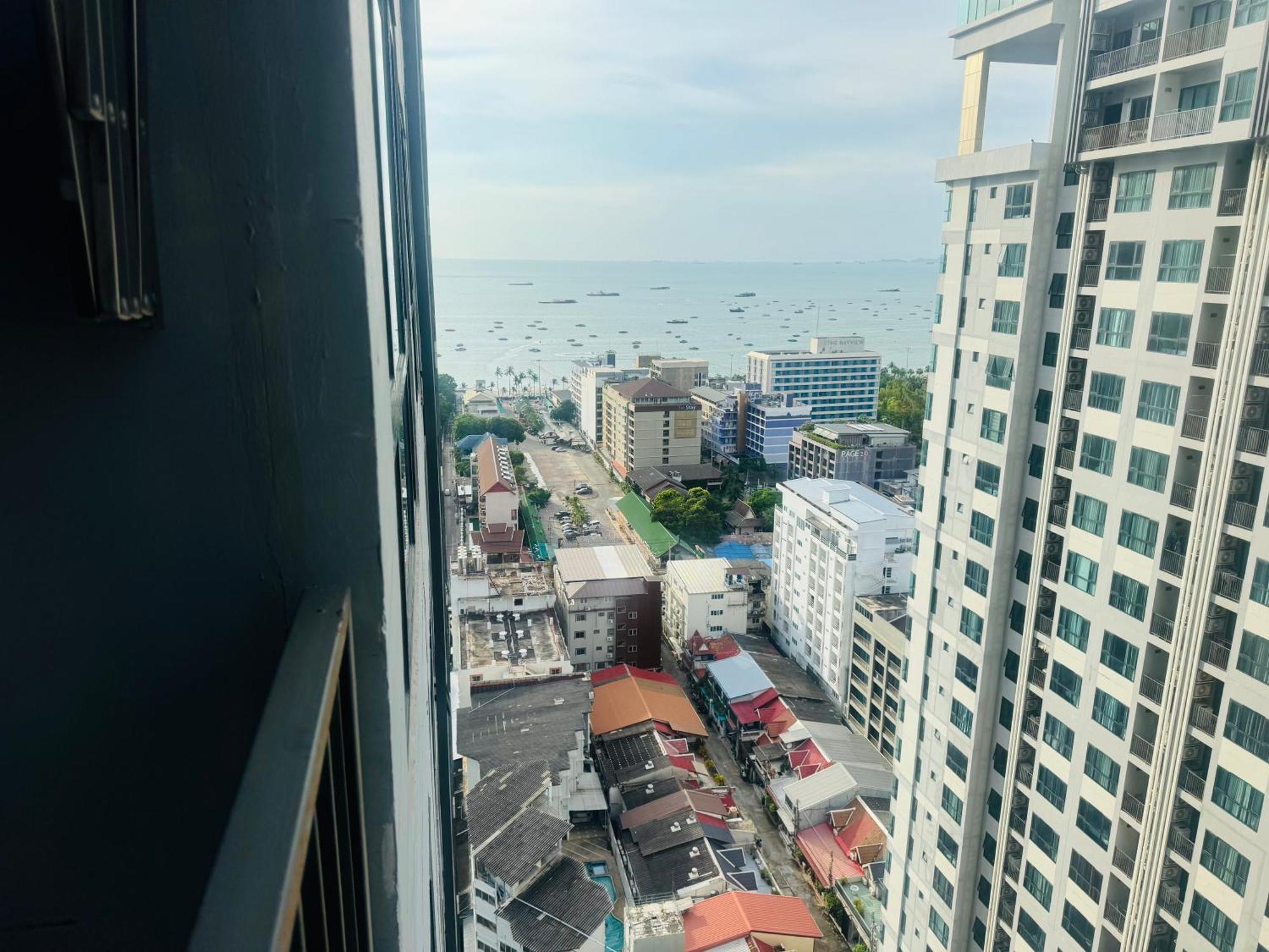 Base Perfect Spot Seaview 23 Floor Pattaya