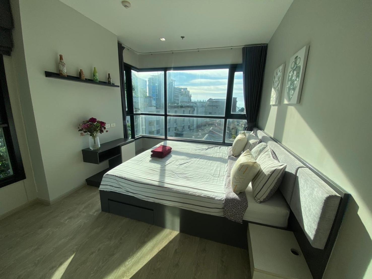 2 Bed Spacious Location In Apartment Pattaya