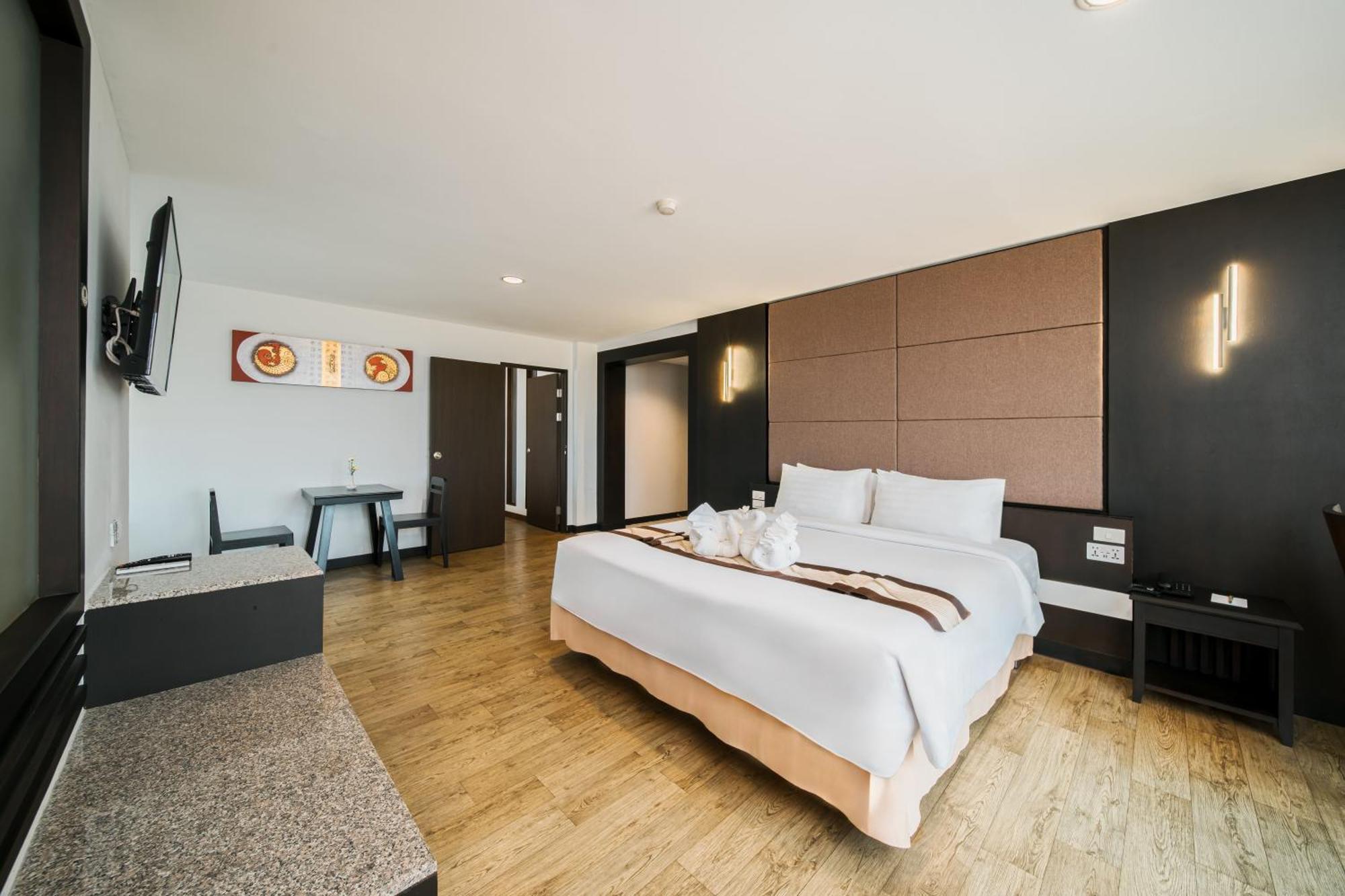 Eastern Grand Palace Hotel