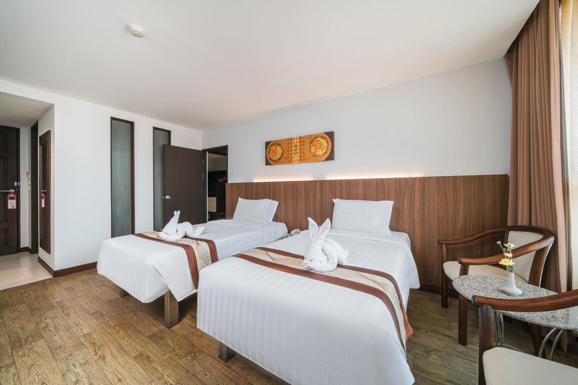 Eastern Grand Palace Hotel 4*