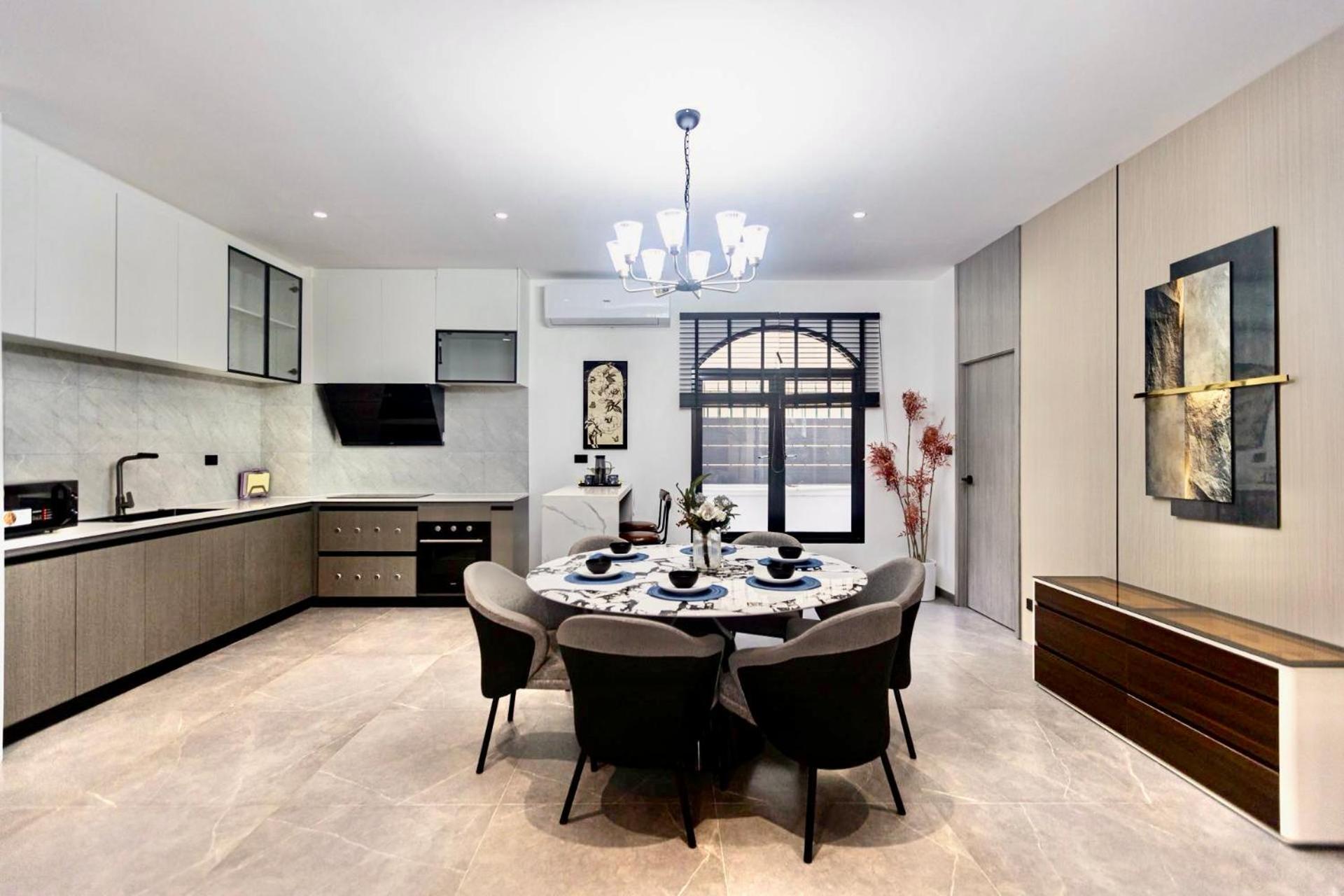 Pool Italian Style In Phratamnak 5 Bedroom Ktv Bbq * Pattaya