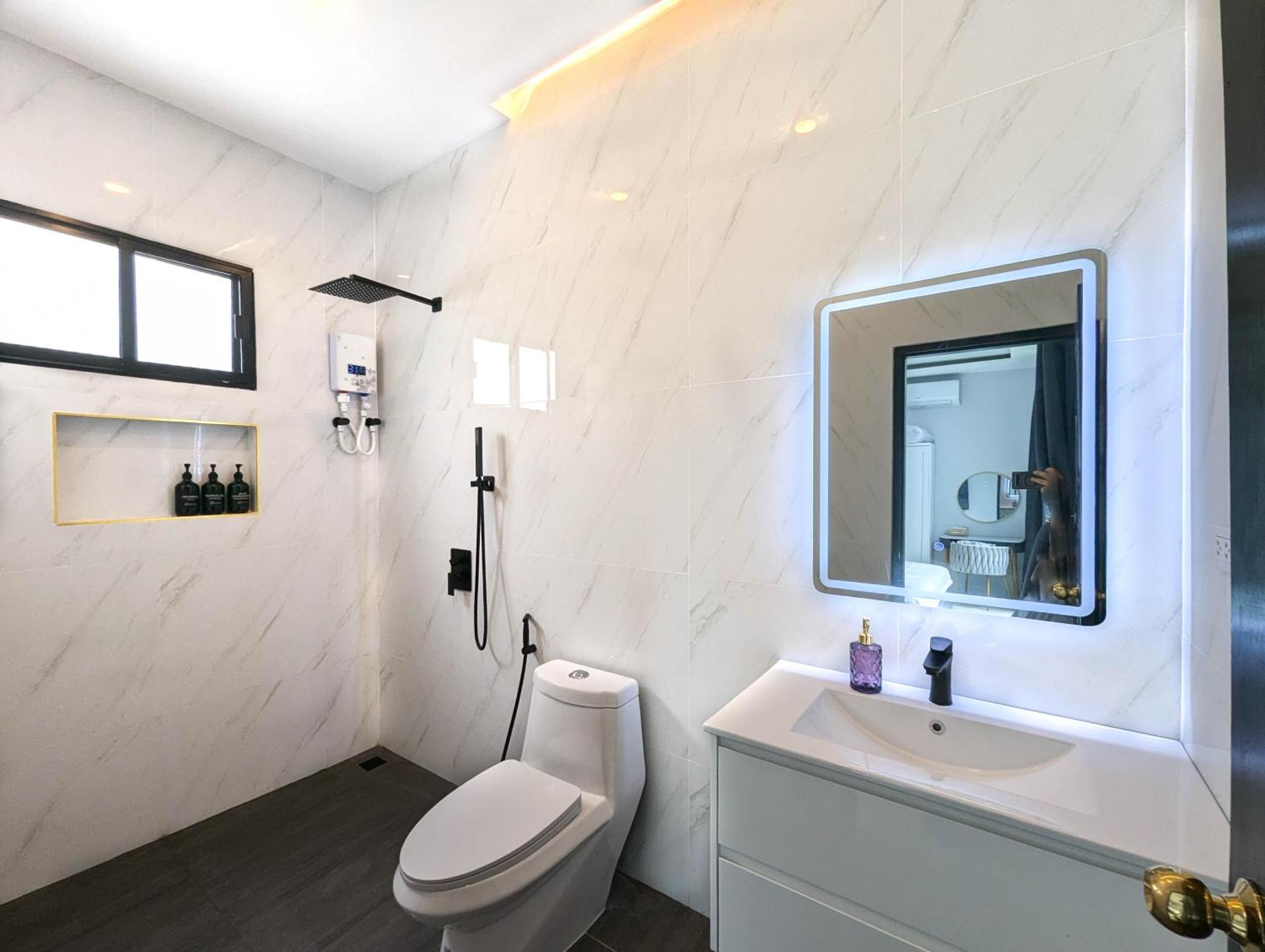 Bella 2 - 7 Bedroom Luxury Pool - 14min To Walking Street * Pattaya
