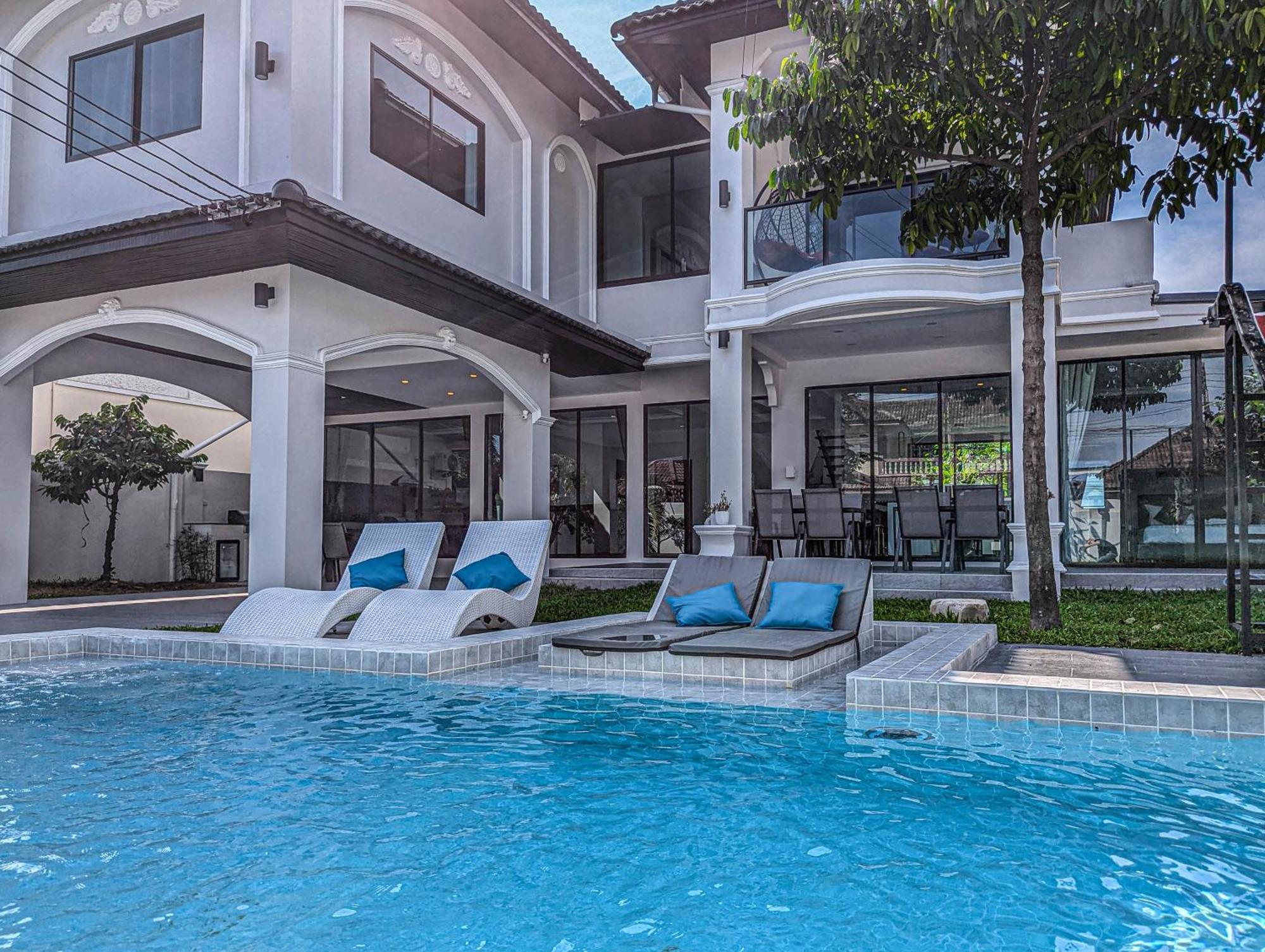 Bella 2 - 7 Bedroom Luxury Pool - 14min To Walking Street * Pattaya