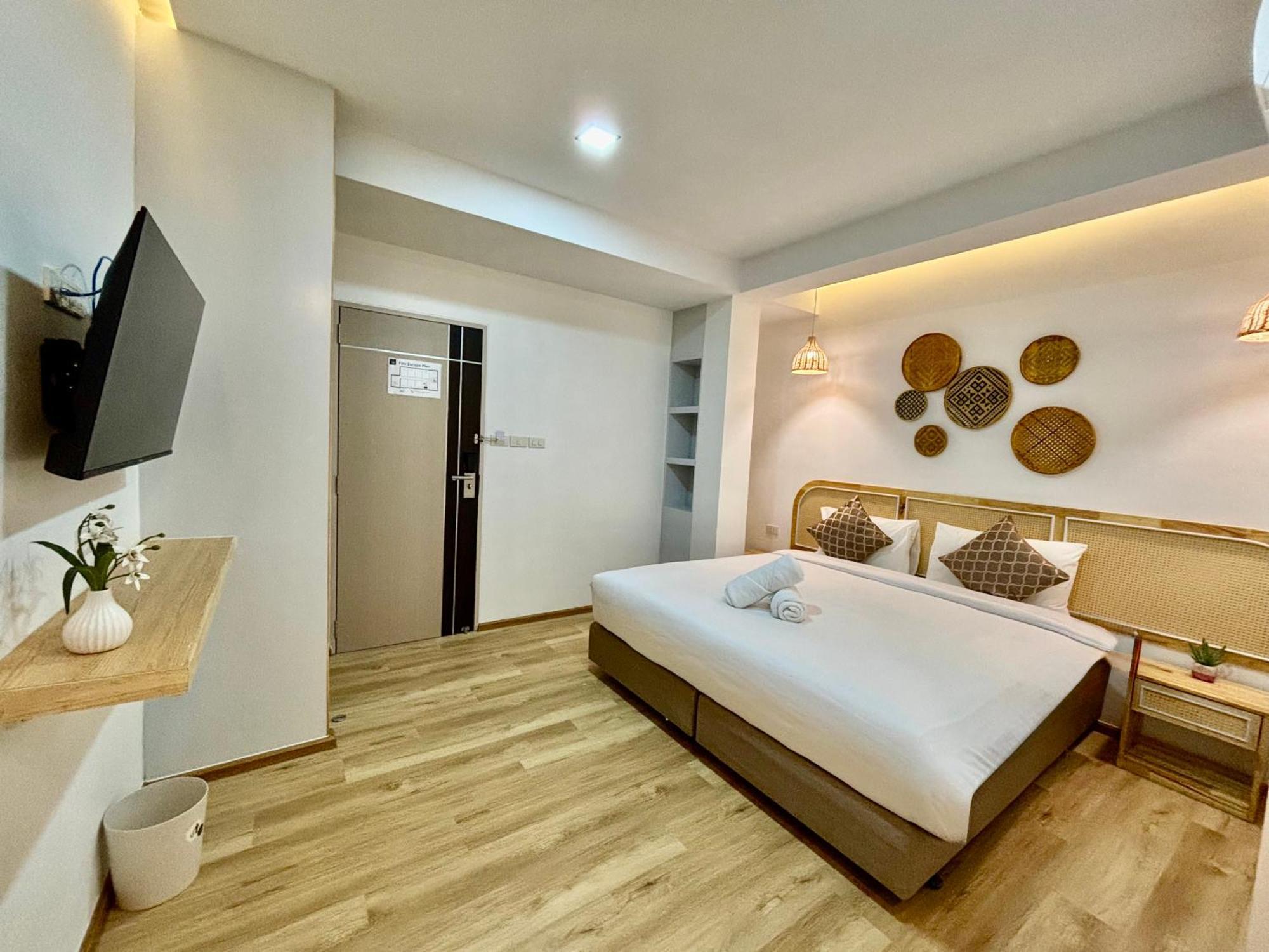 Charm At Pratumnak Hotel