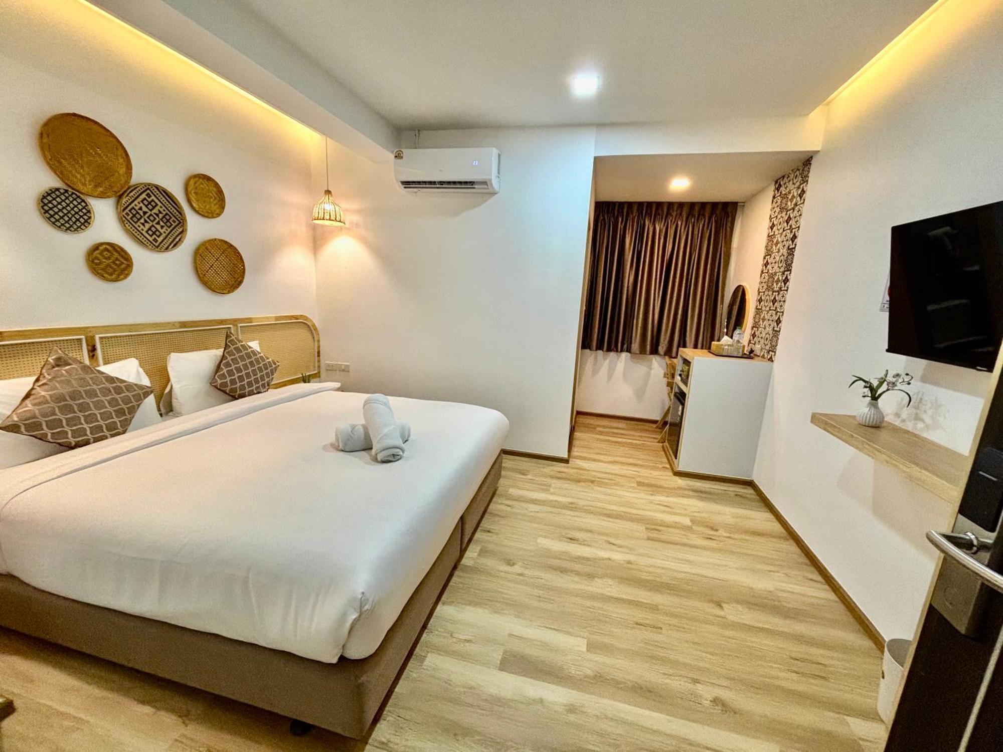Hotel Charm At Pratumnak Pattaya