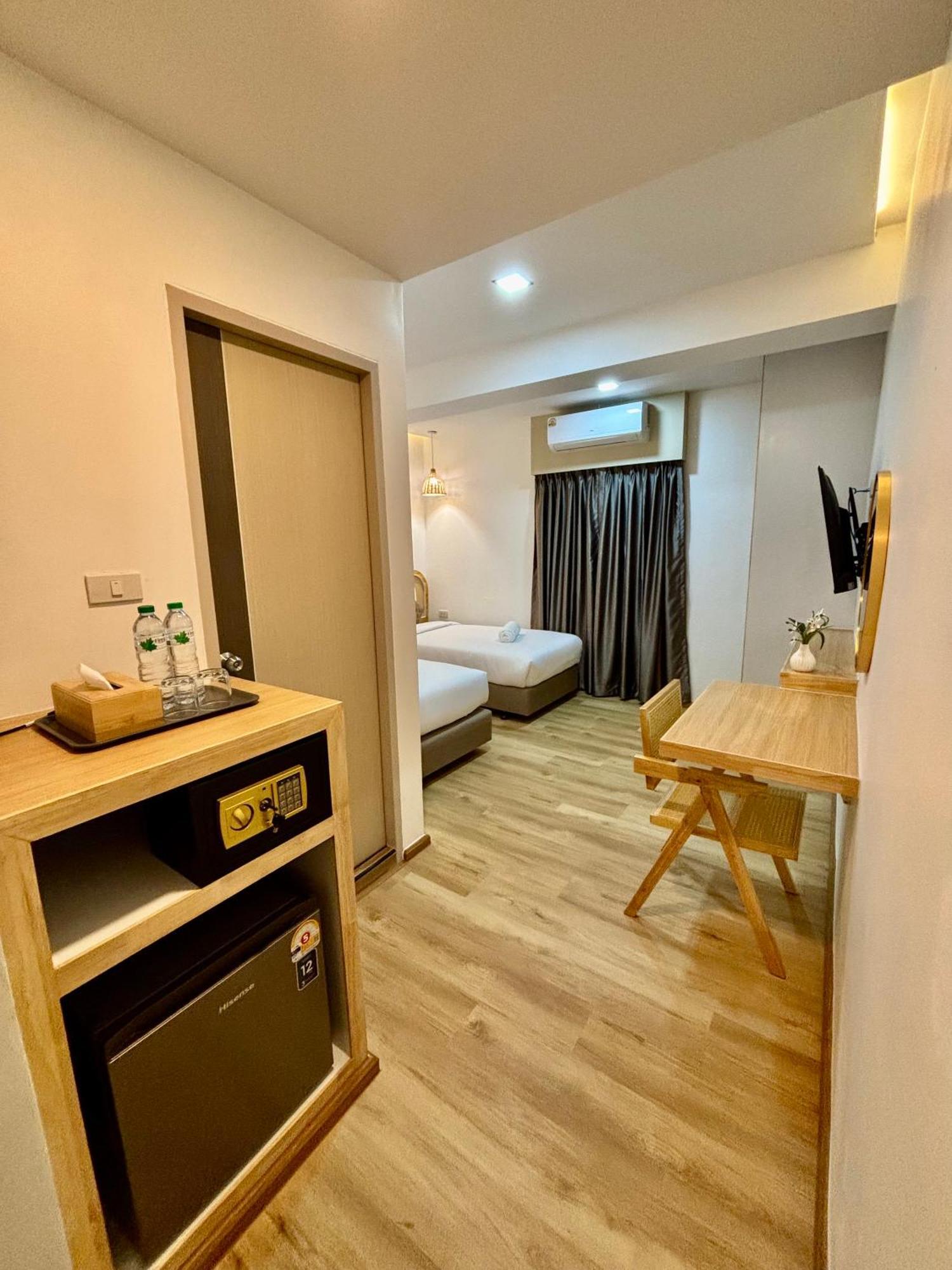 Charm At Pratumnak Hotel