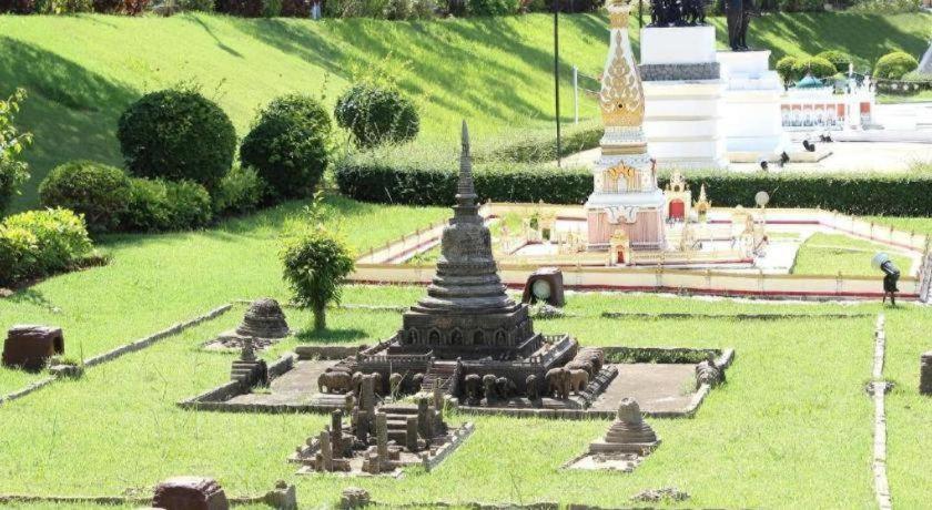 Oyo 1157 Ploy Pailin Place Hotel 2*