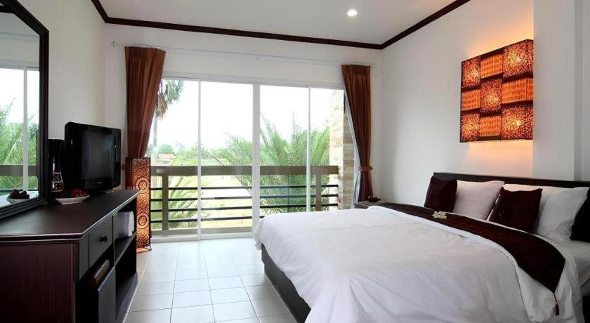 Sritrakul Place 3*