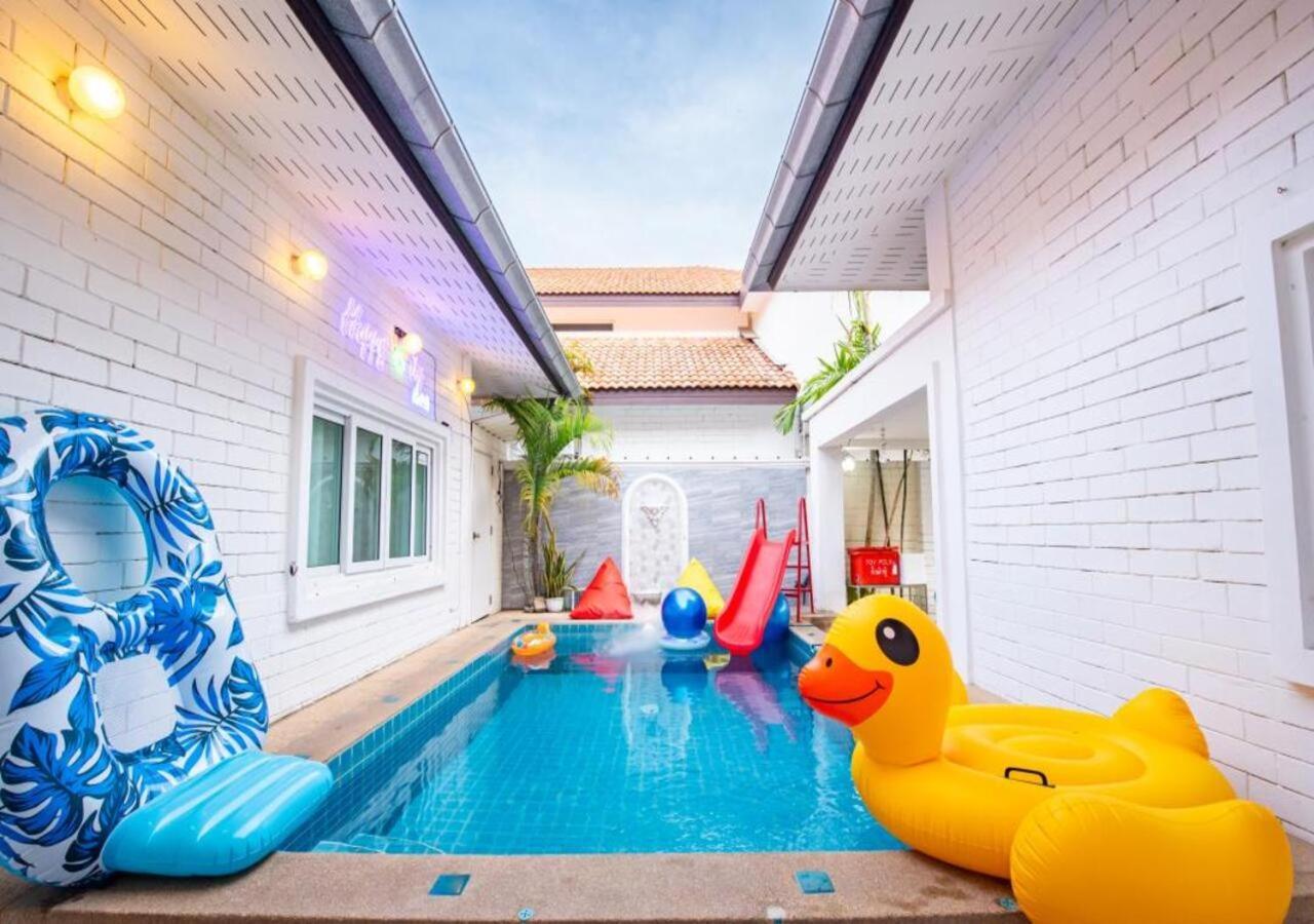 Happy N Joy Pool Near Jomtien On Thepprasit Road