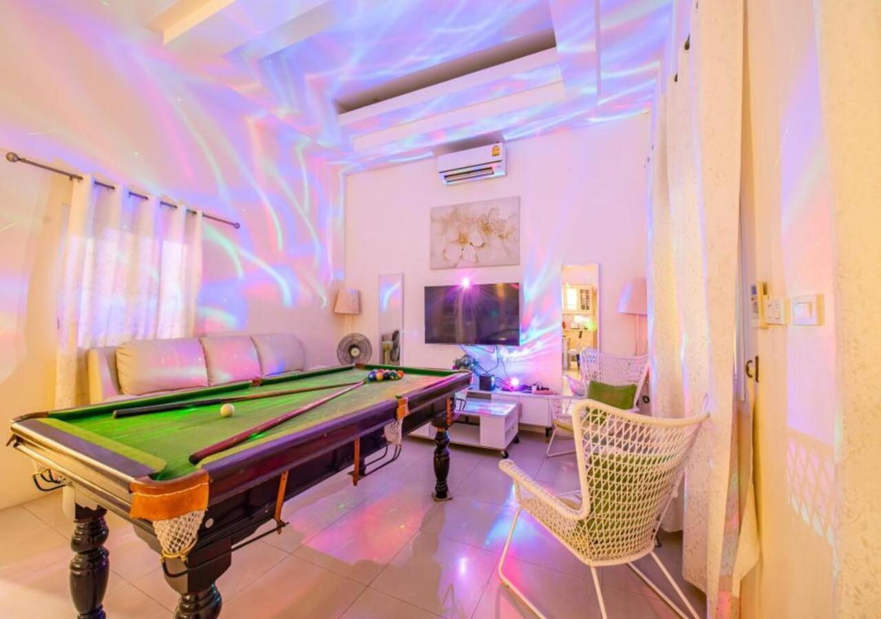 Happy N Joy Pool Near Jomtien On Thepprasit Road Pattaya