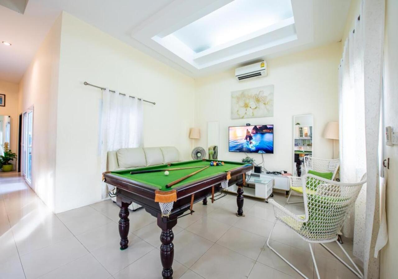 Happy N Joy Pool Near Jomtien On Thepprasit Road * Pattaya