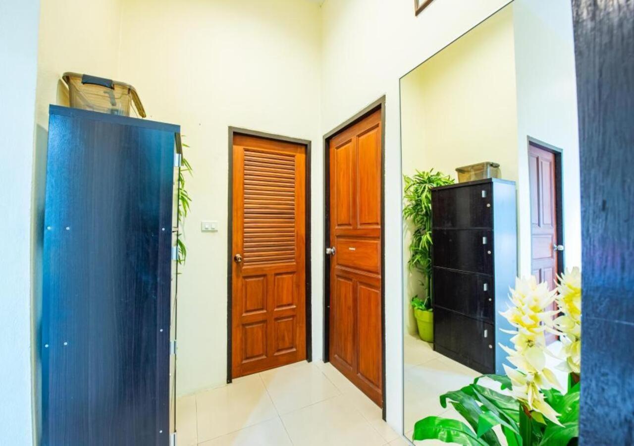 Happy N Joy Pool Near Jomtien On Thepprasit Road